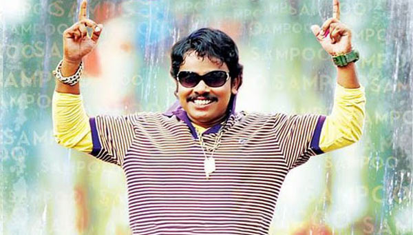 hero sampoornesh babu,sampoornesh babu donated 50,000 to chennai flood victims,allu arjun donated 25 lakhs to chennai flood victims,mahesh donated 10 lakhs to chennai flood victims,ntr donated 10 lakhs to chennai flood victims  రియల్‌ హీరో అనిపించుకున్న సంపూర్ణేష్‌బాబు.! 